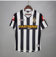Load image into Gallery viewer, Retro Juventus Home Soccer Football Jersey 2001/2002 Men Adult DEL PIERO #10 DAVIDS #26