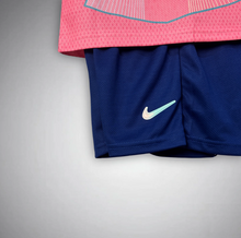 Load image into Gallery viewer, New Barcelona &quot;Aurora&quot; Pink Kids Soccer Jersey 2025/2026 Men Adult
